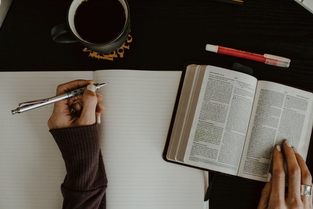 社会人になってからも絶対に勉強はやめないで！あなたにも勉強をあきずに継続する方法があります。